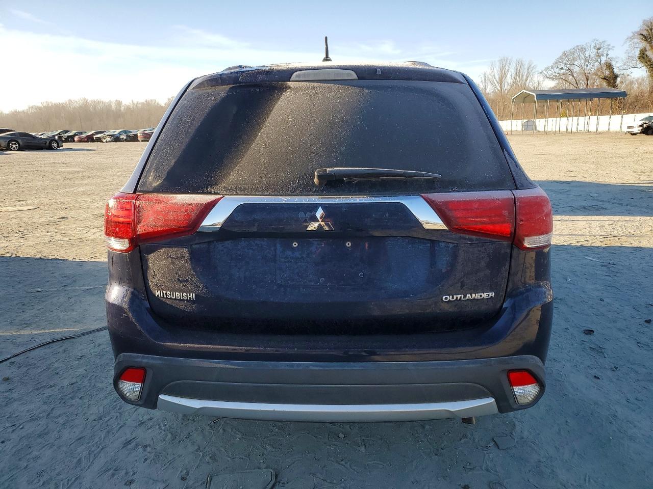 2016 MITSUBISHI OUTLANDER ES photo 6