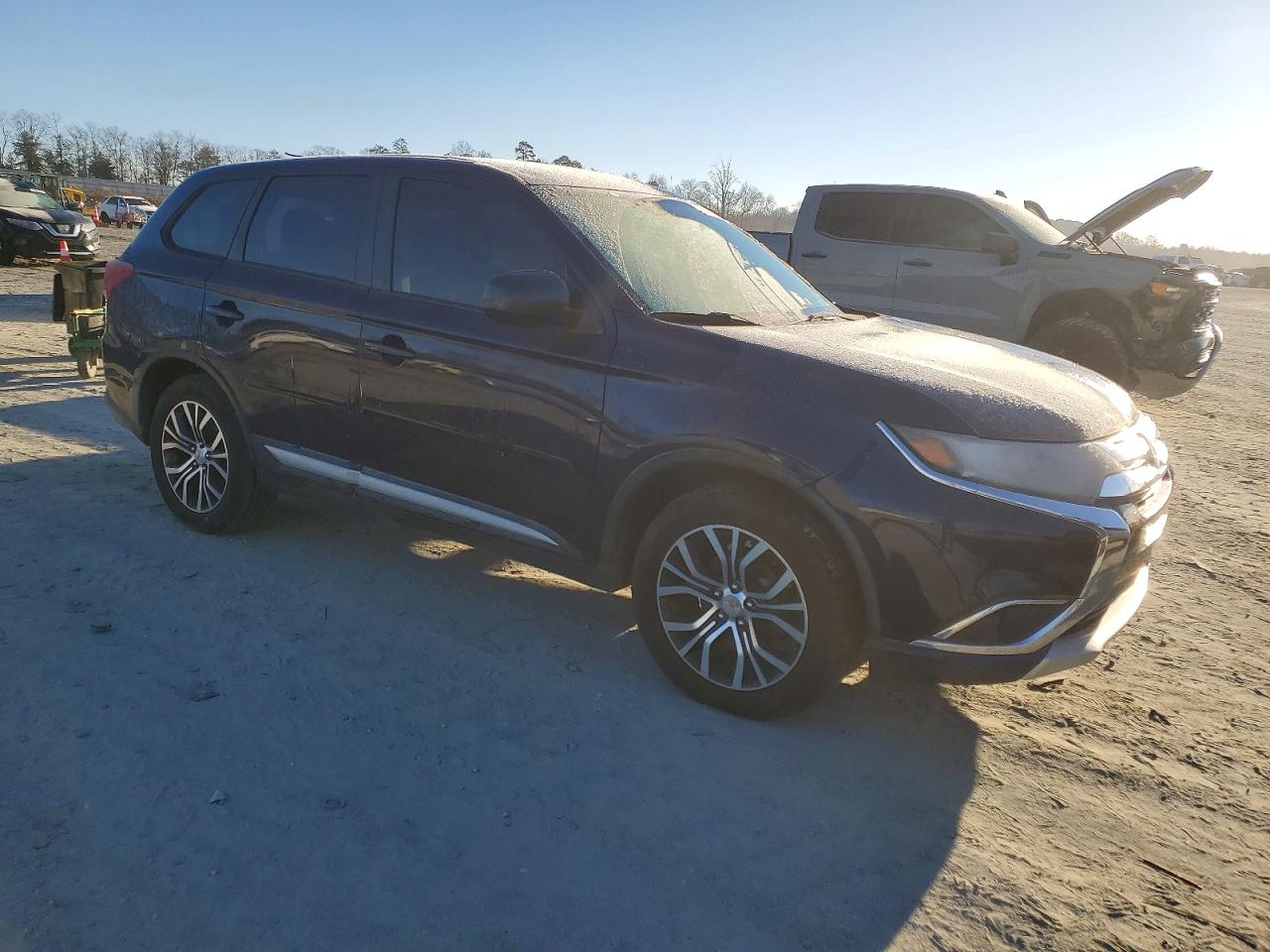 2016 MITSUBISHI OUTLANDER ES photo 4