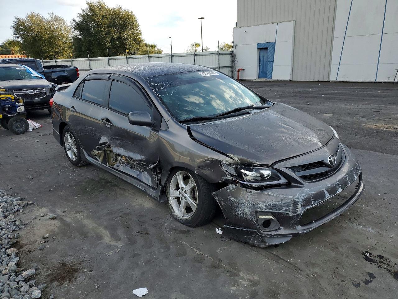 2013 TOYOTA COROLLA S photo 4