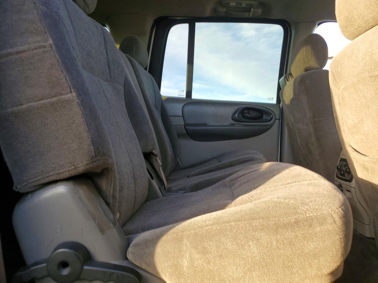 2004 CHEVROLET TRAILBLAZER EXT LS photo 10