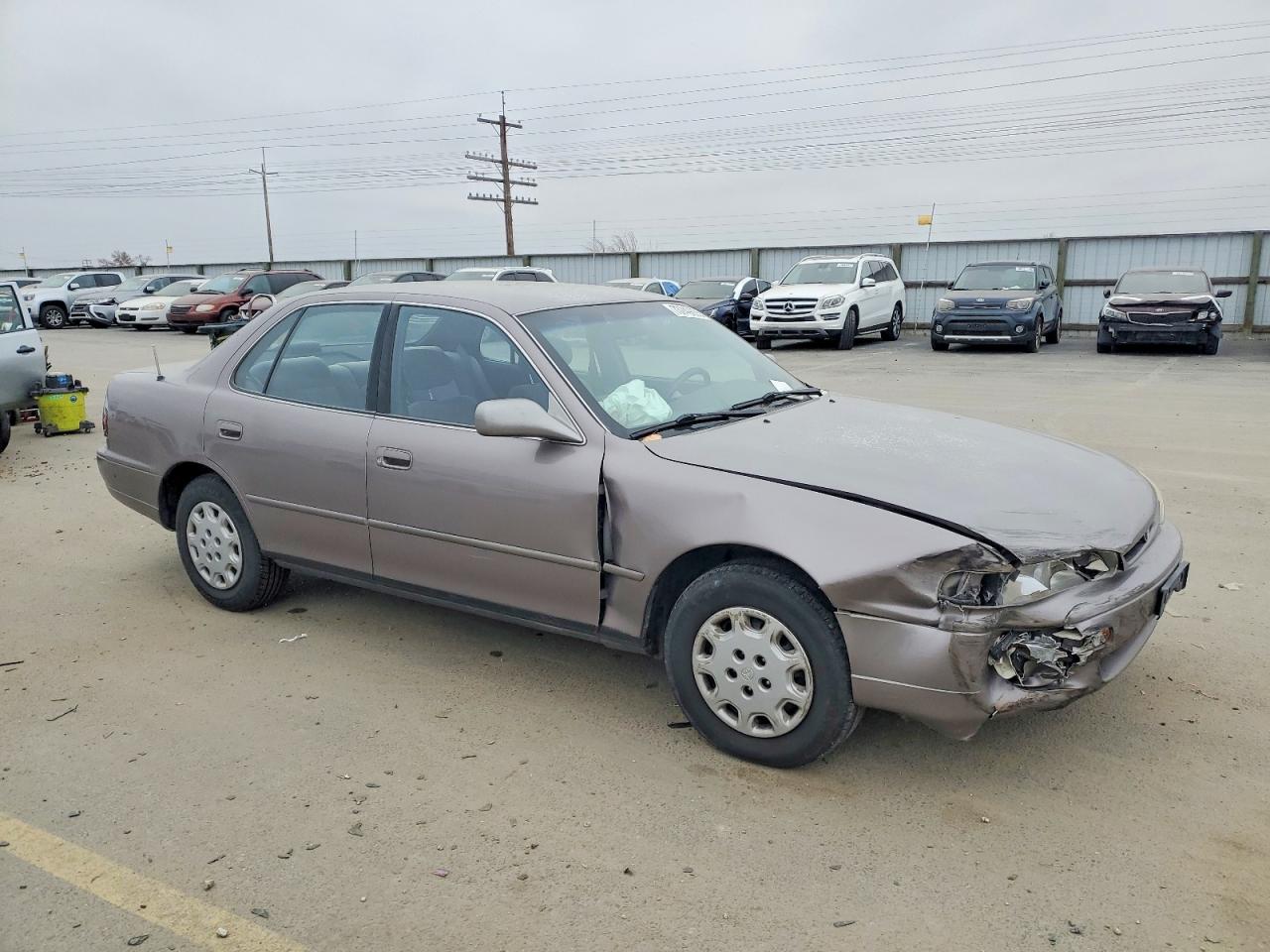 1996 TOYOTA CAMRY photo 7
