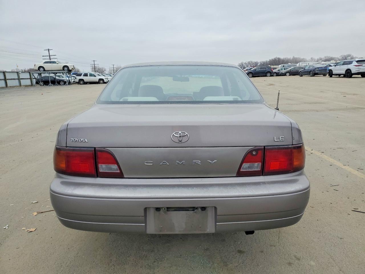1996 TOYOTA CAMRY photo 11