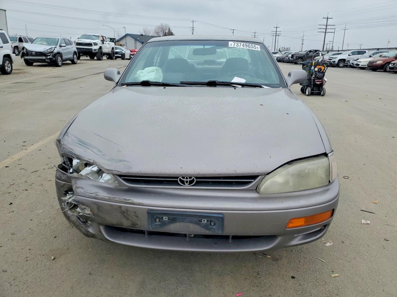 1996 TOYOTA CAMRY photo 9