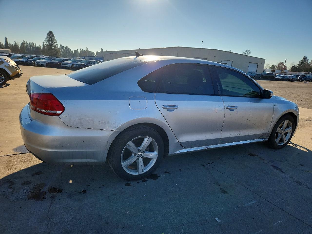 2014 VOLKSWAGEN PASSAT S photo 3