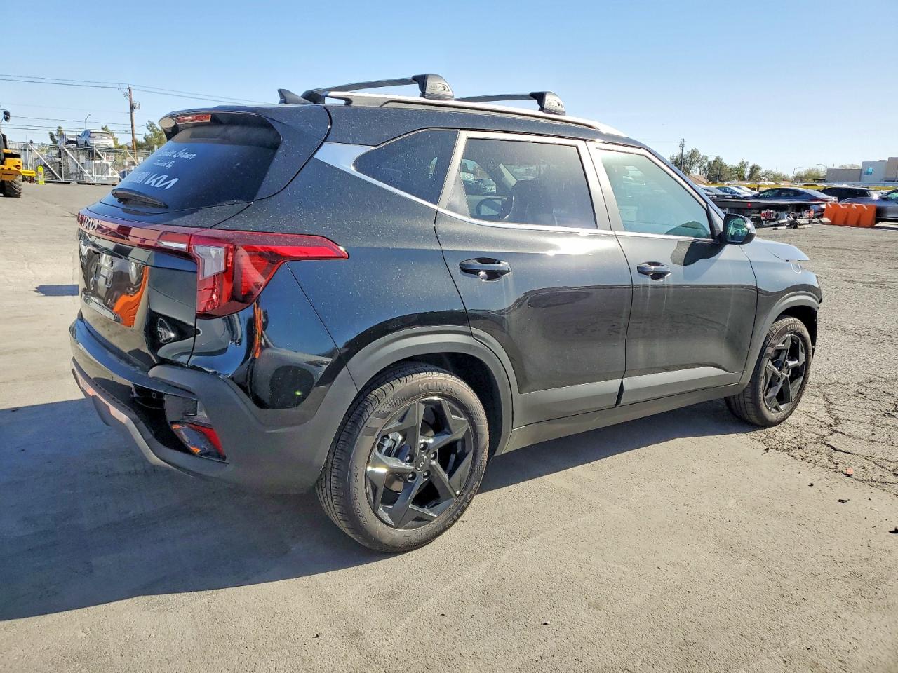 2025 KIA SELTOS EX photo 5