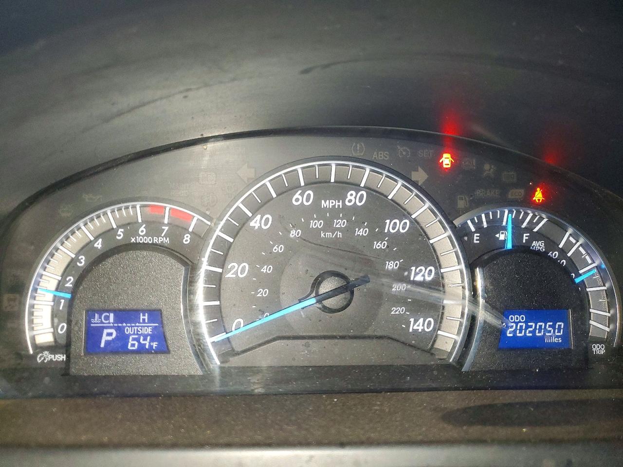 2014 TOYOTA CAMRY L photo 17