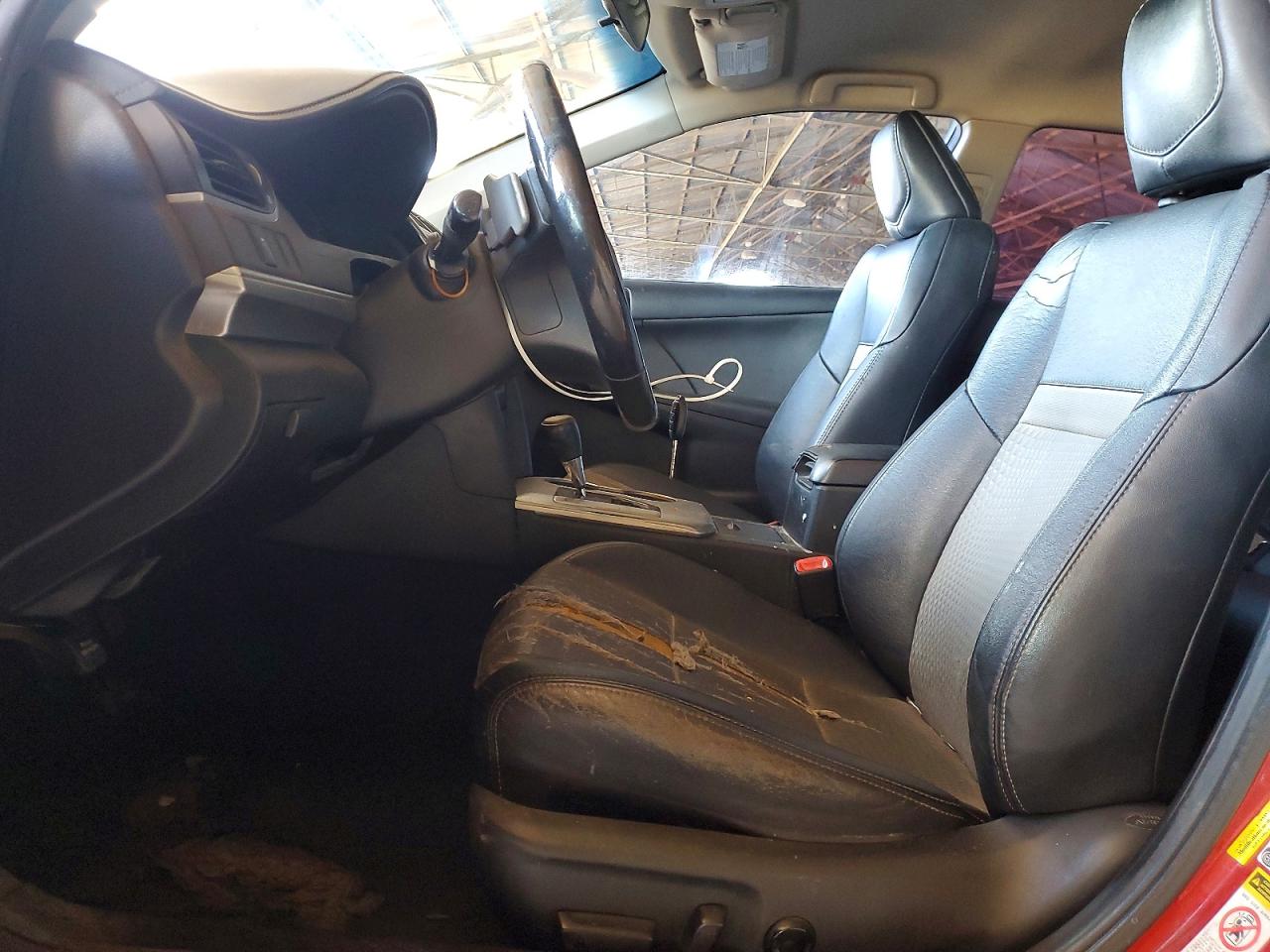 2014 TOYOTA CAMRY L photo 13