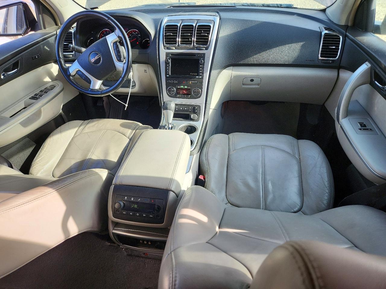 2008 GMC ACADIA SLT-2 photo 8