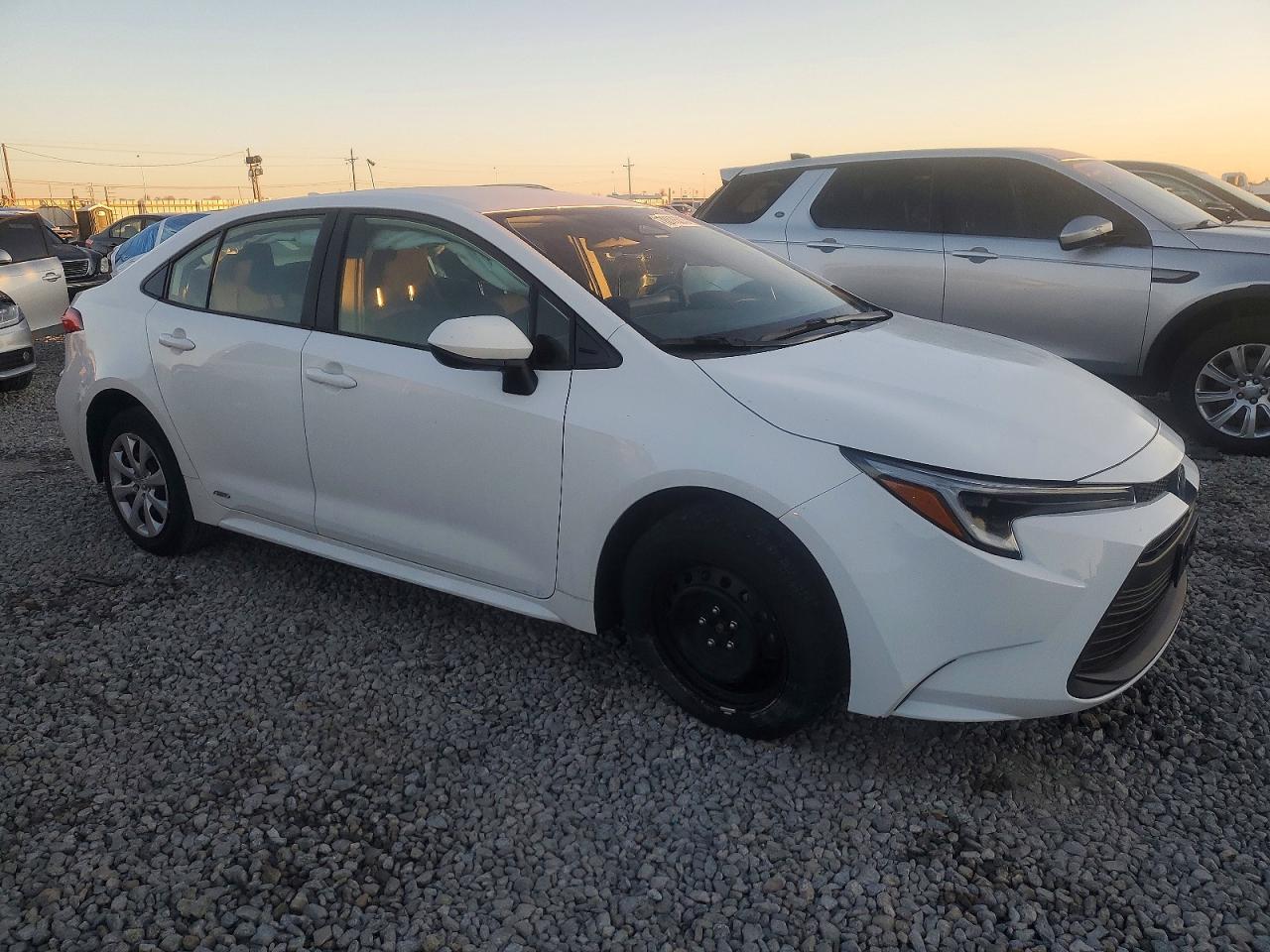 2025 TOYOTA COROLLA LE photo 4