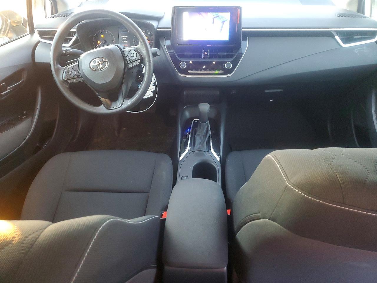 2025 TOYOTA COROLLA LE photo 8