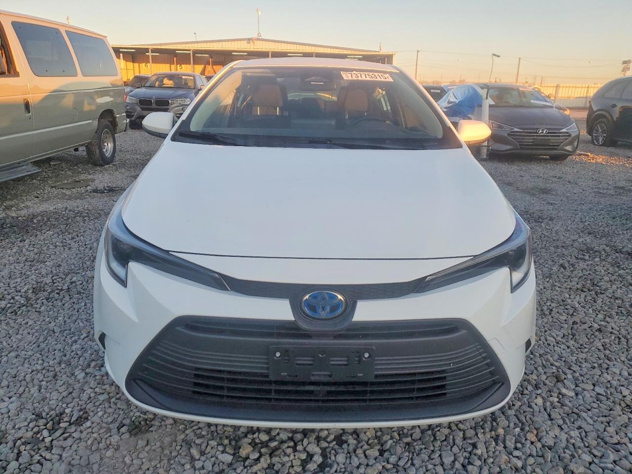 2025 TOYOTA COROLLA LE photo 5