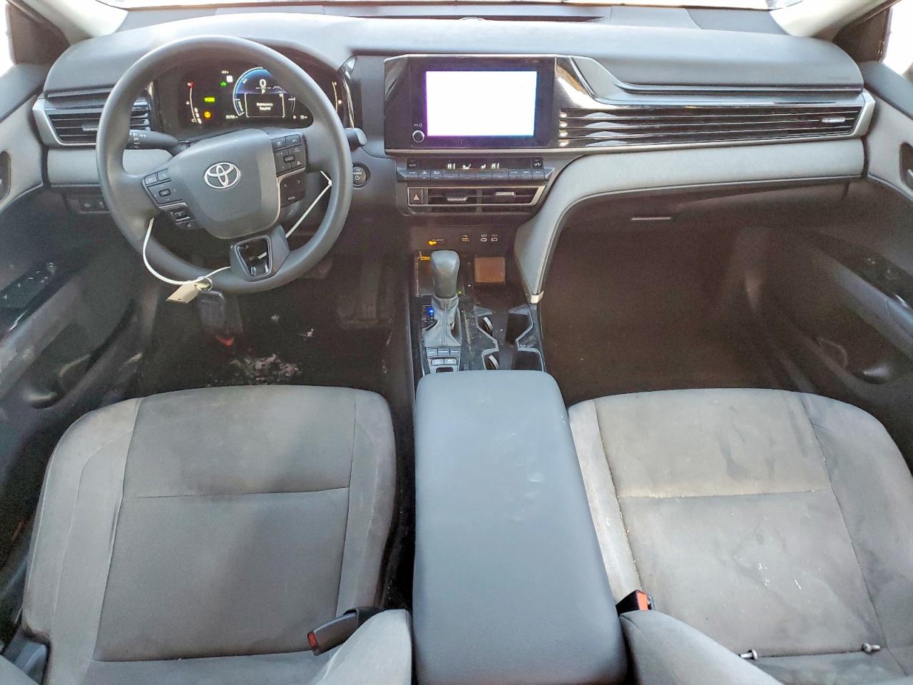 2025 TOYOTA CAMRY LE photo 8