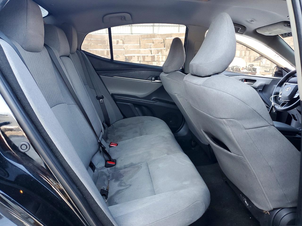 2025 TOYOTA CAMRY LE photo 10
