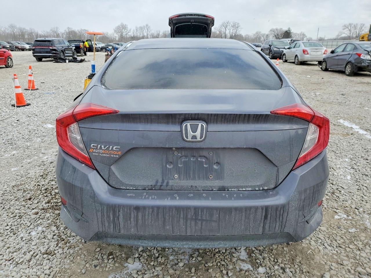 2017 HONDA CIVIC LX photo 11