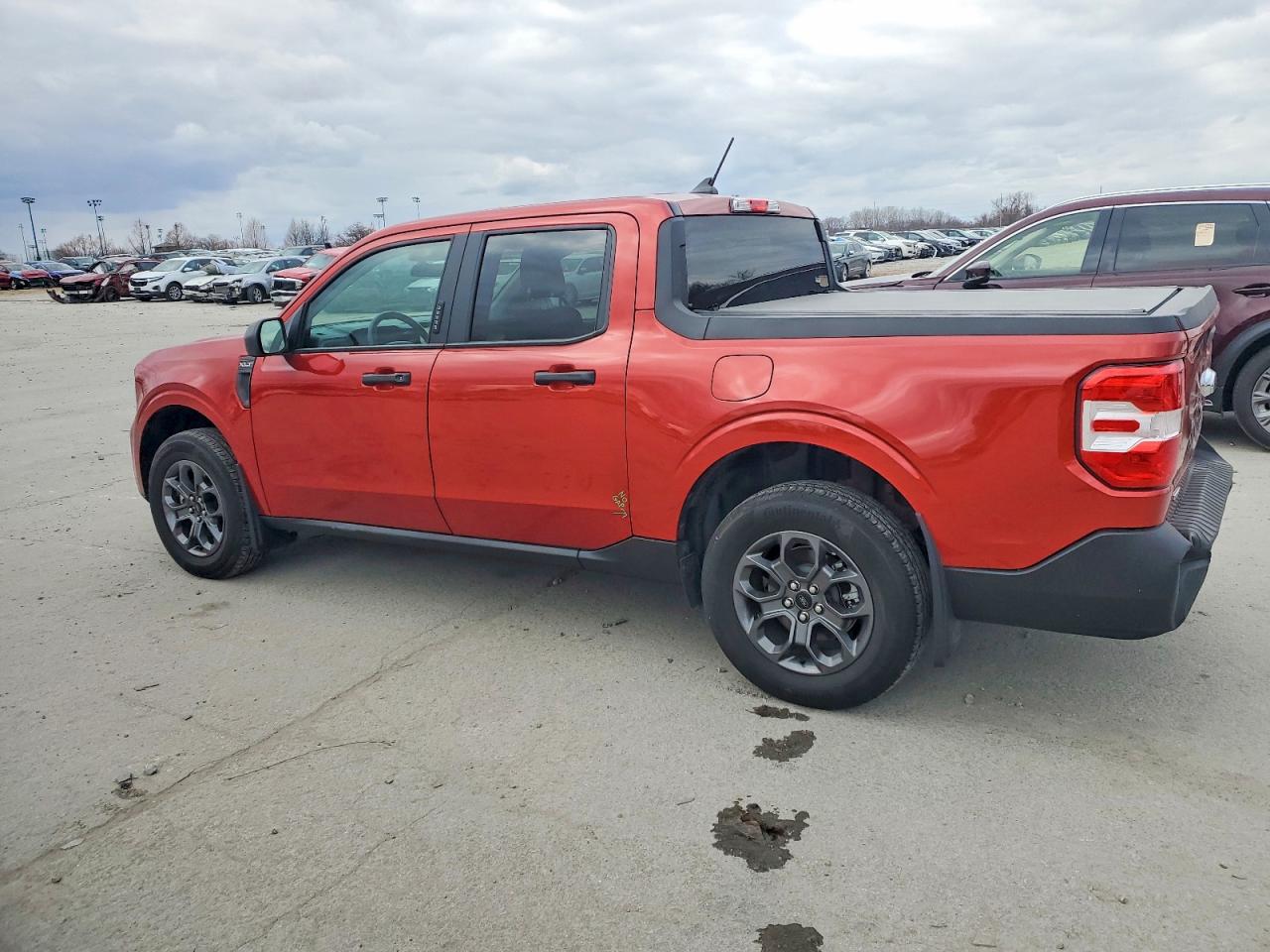 2023 FORD MAVERICK XL photo 2