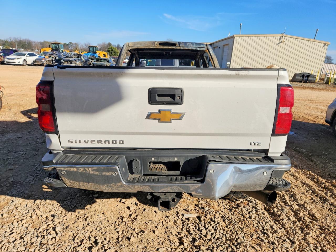 2015 CHEVROLET SILVERADO K2500 HEAVY DUTY LTZ photo 6