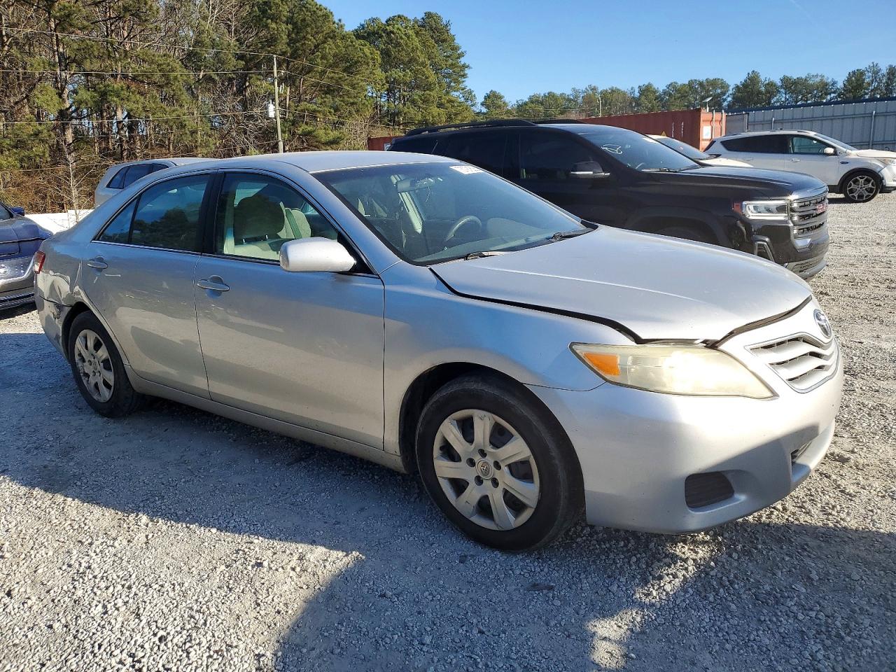 2011 TOYOTA CAMRY LE photo 4