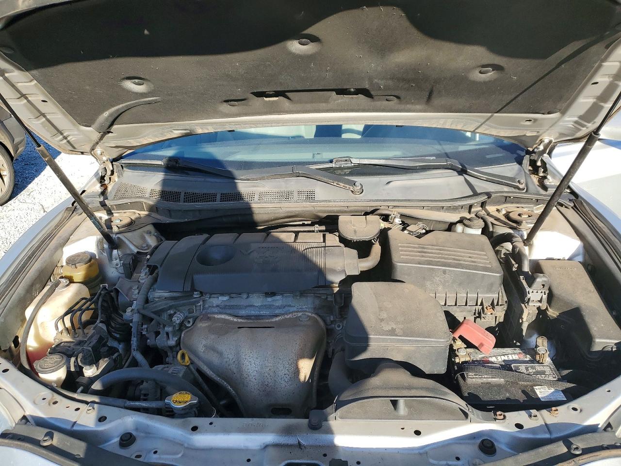 2011 TOYOTA CAMRY LE photo 11