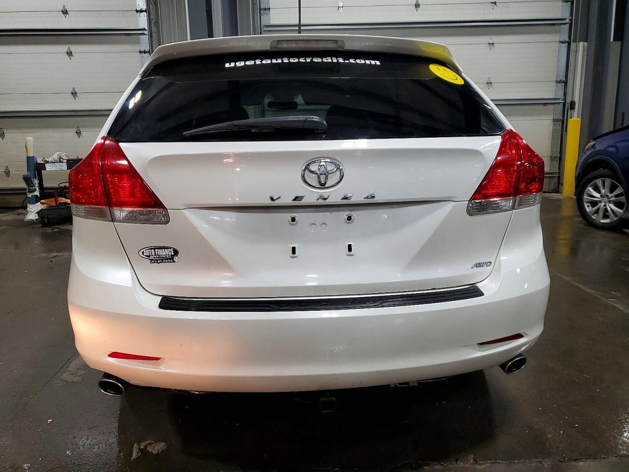 2011 TOYOTA VENZA photo 11