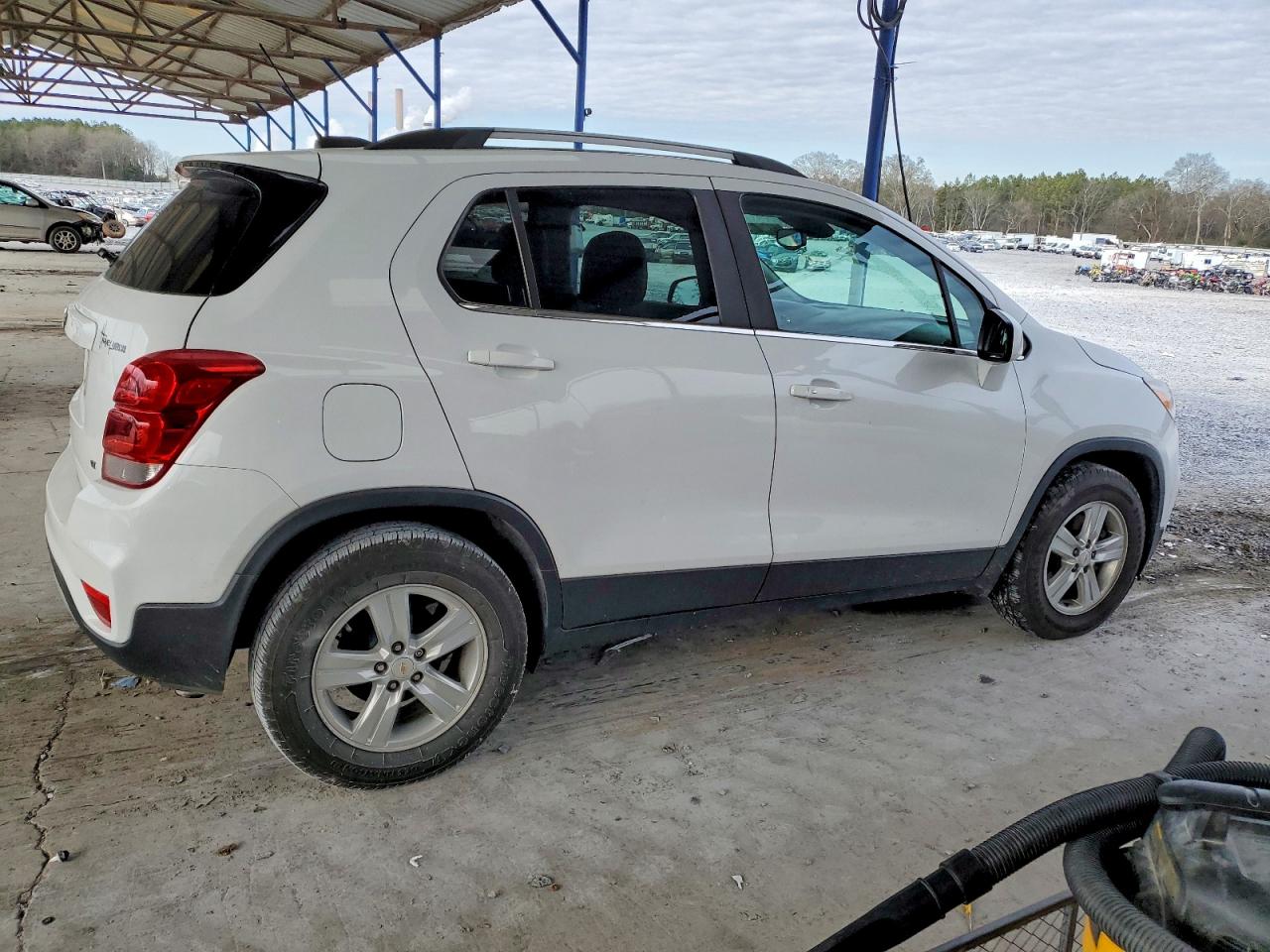 2020 CHEVROLET TRAX 1LT photo 3