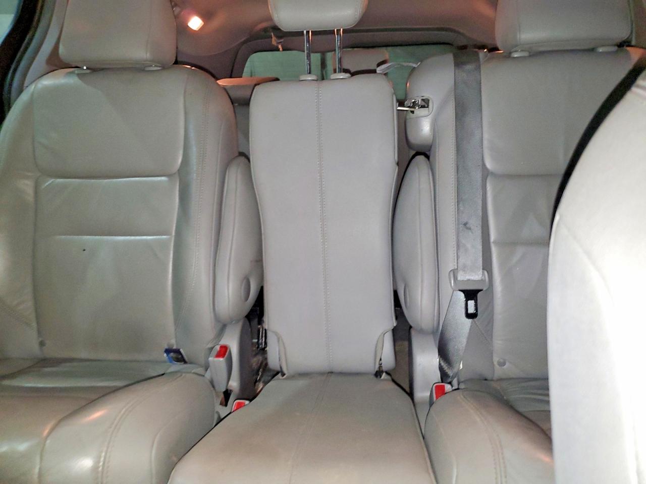 2016 TOYOTA SIENNA XLE PREMIUM 8-PASSENGER photo 10