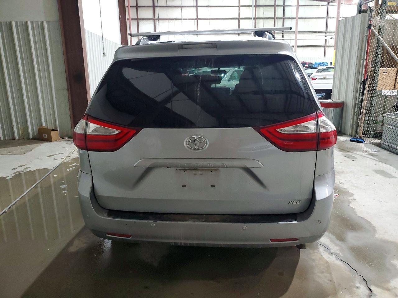 2016 TOYOTA SIENNA XLE PREMIUM 8-PASSENGER photo 6