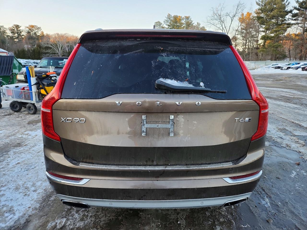 2017 VOLVO XC90 T6 photo 16