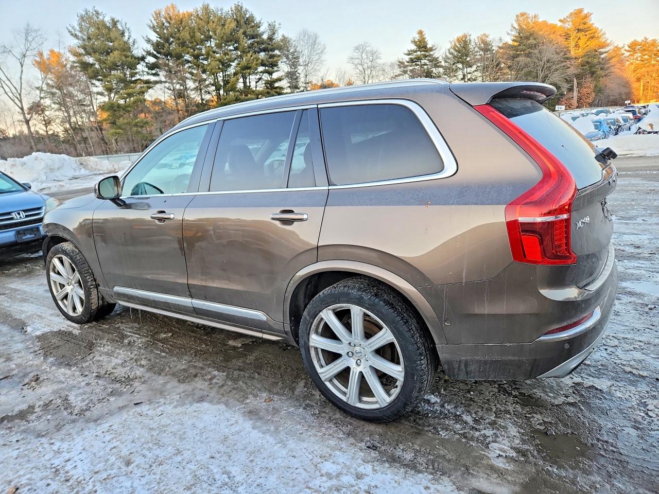 2017 VOLVO XC90 T6 photo 4