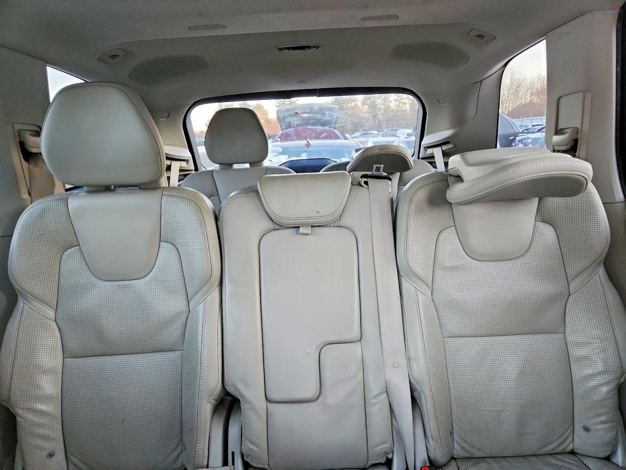 2017 VOLVO XC90 T6 photo 28