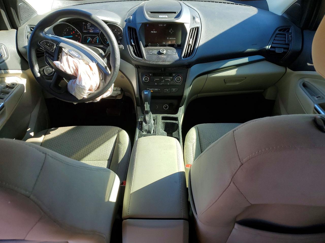 2017 FORD ESCAPE SE photo 8