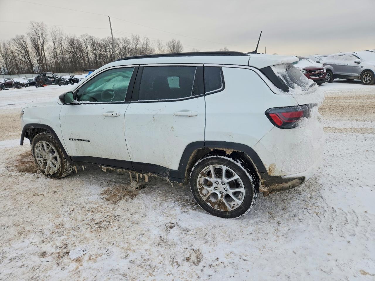2024 JEEP COMPASS LATITUDE LUX photo 3