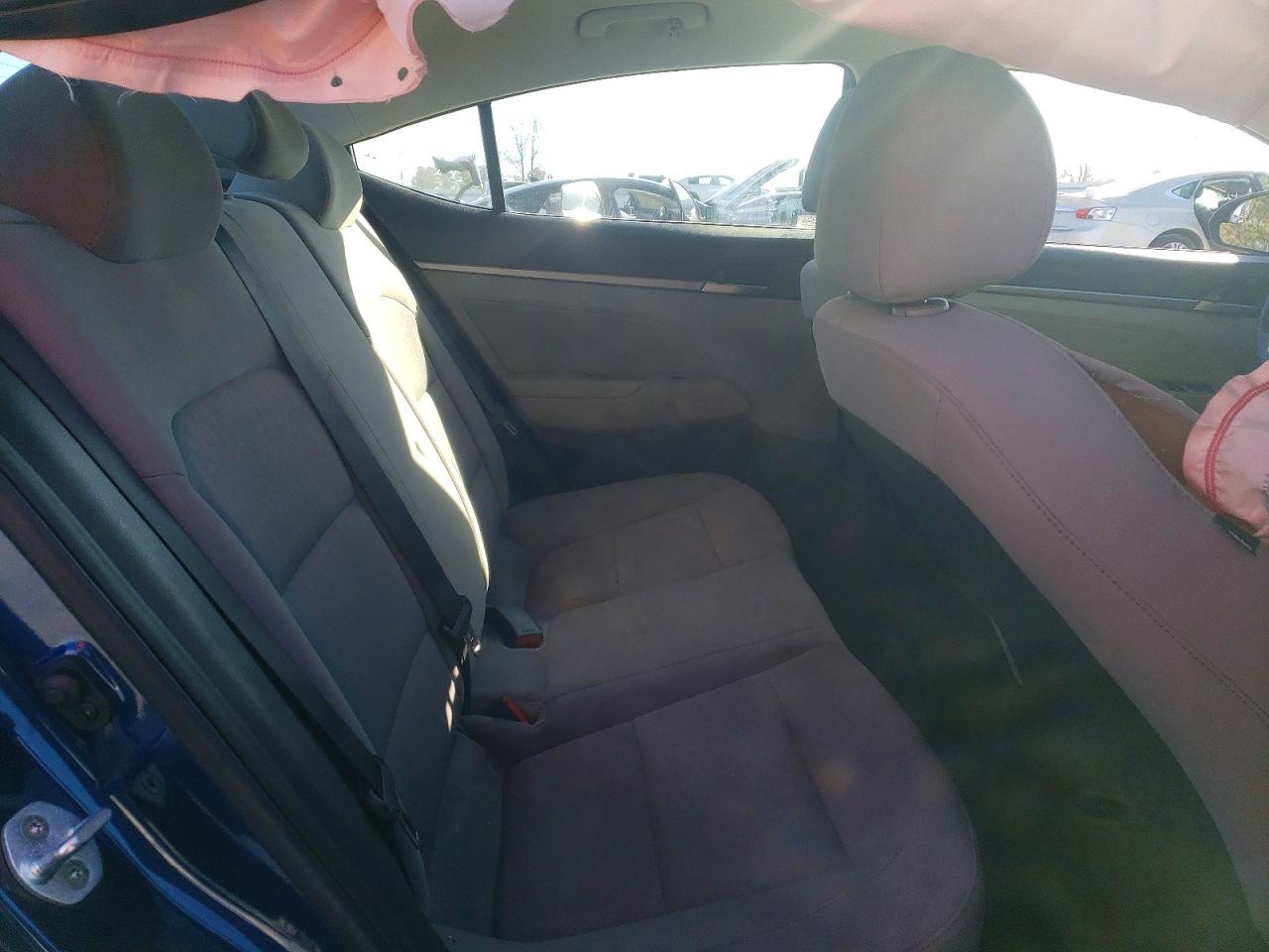 2017 HYUNDAI ELANTRA SE photo 28