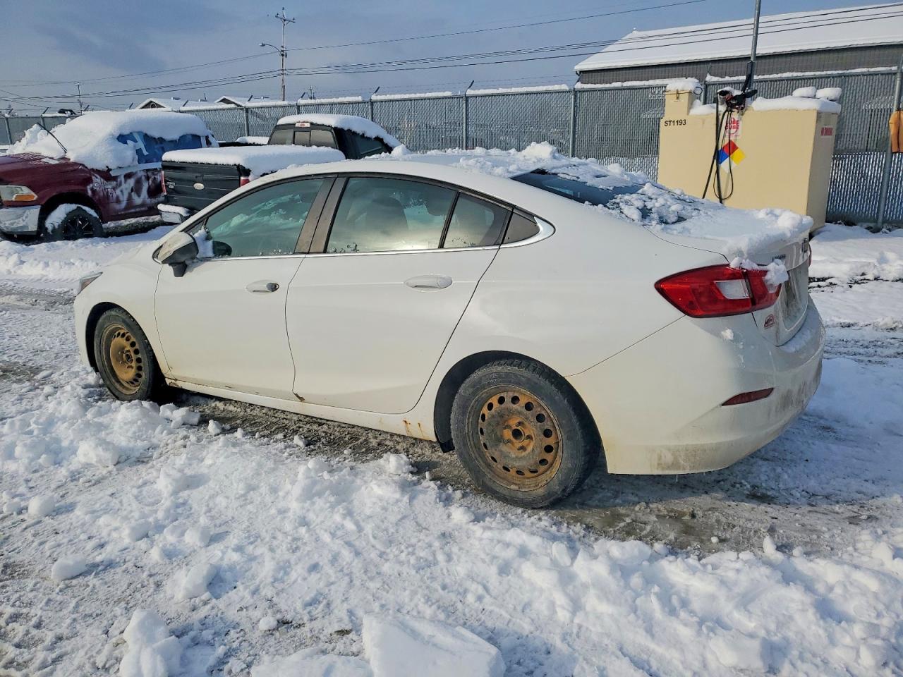 2019 CHEVROLET CRUZE LT photo 2