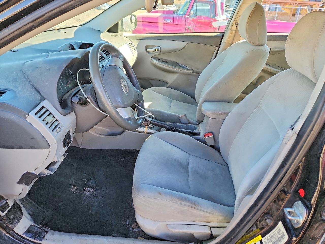2010 TOYOTA COROLLA LE photo 13
