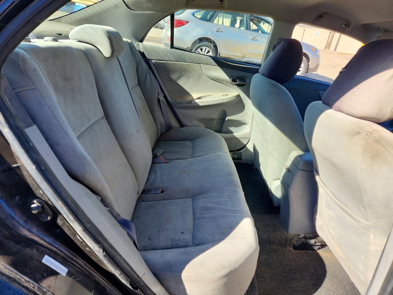 2010 TOYOTA COROLLA LE photo 19