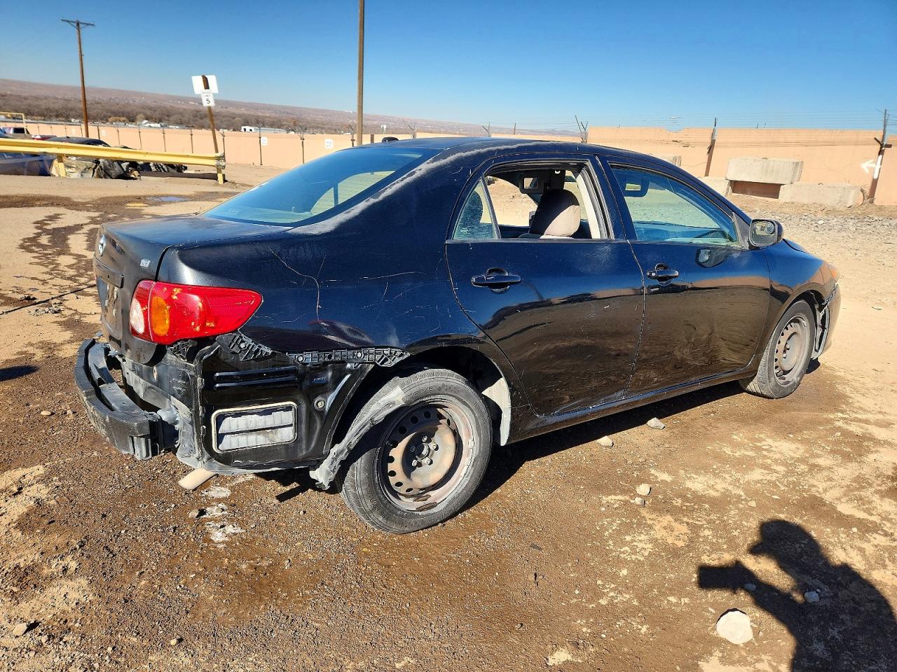 2010 TOYOTA COROLLA LE photo 5