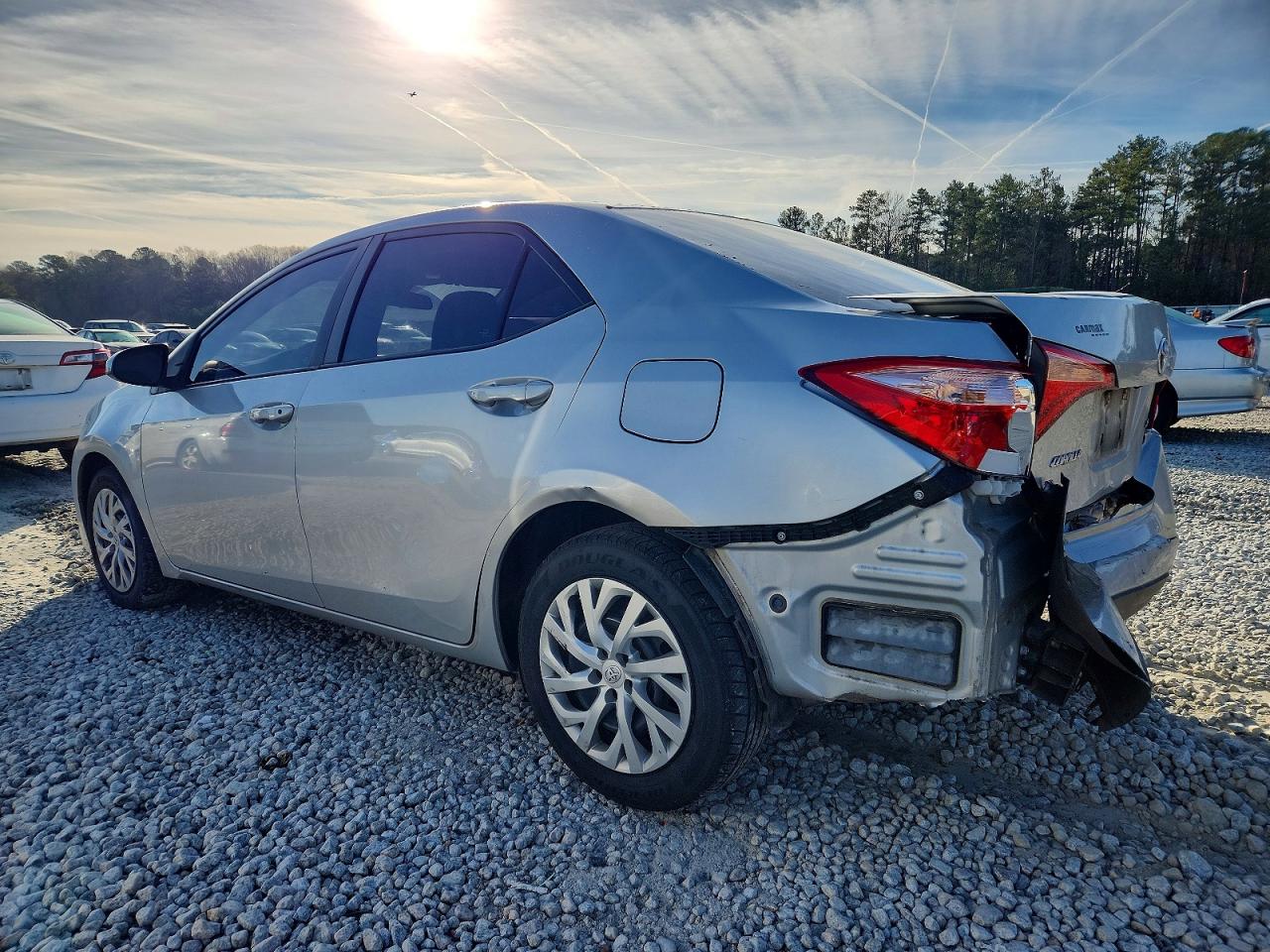2018 TOYOTA COROLLA L photo 3