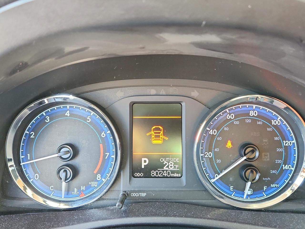 2018 TOYOTA COROLLA L photo 17