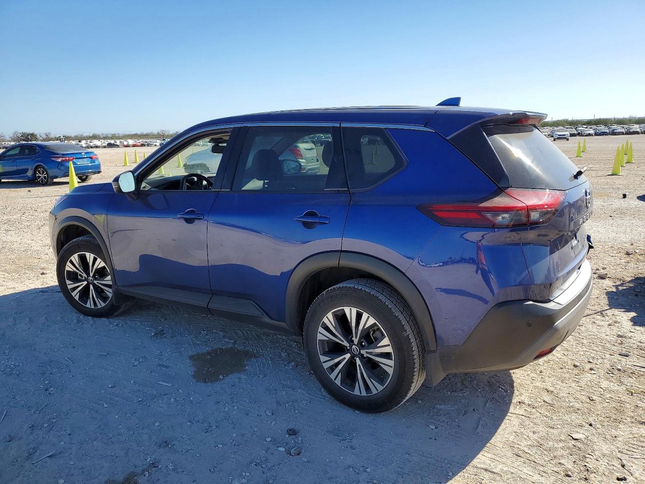 2021 NISSAN ROGUE SV photo 2