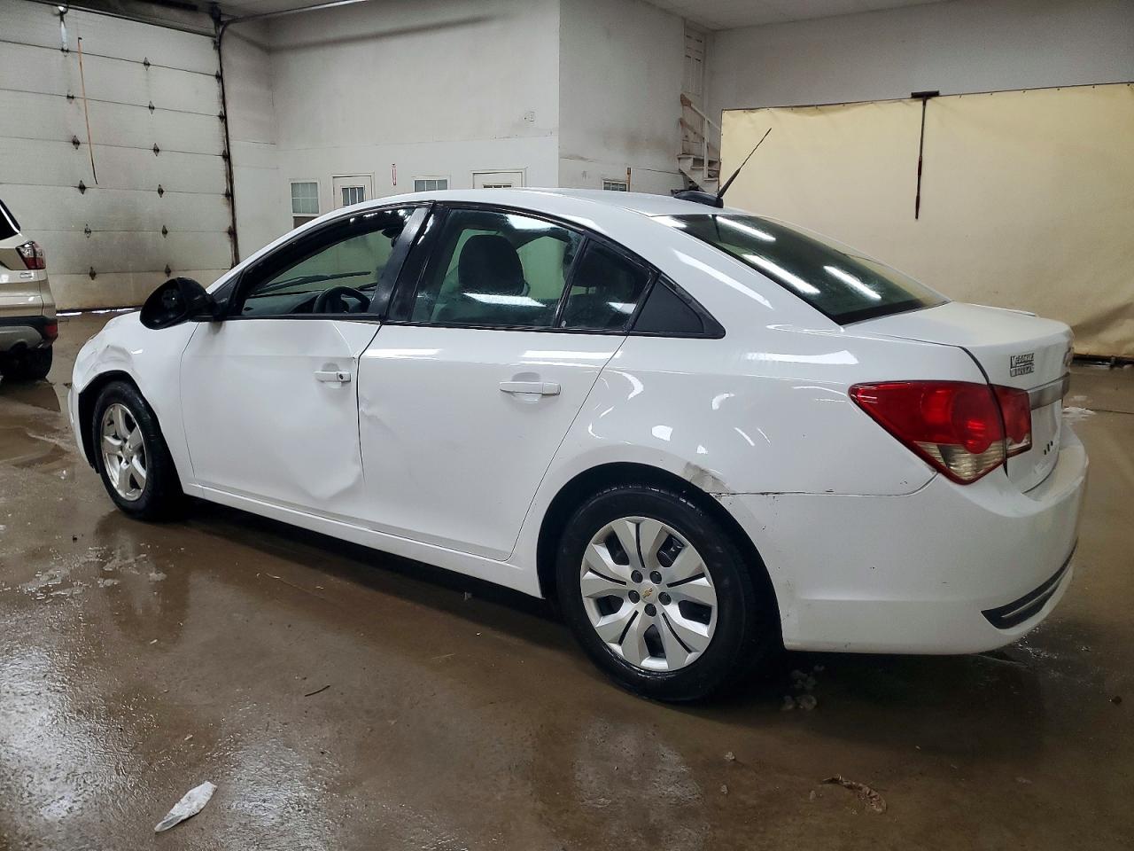 2015 CHEVROLET CRUZE LS photo 3