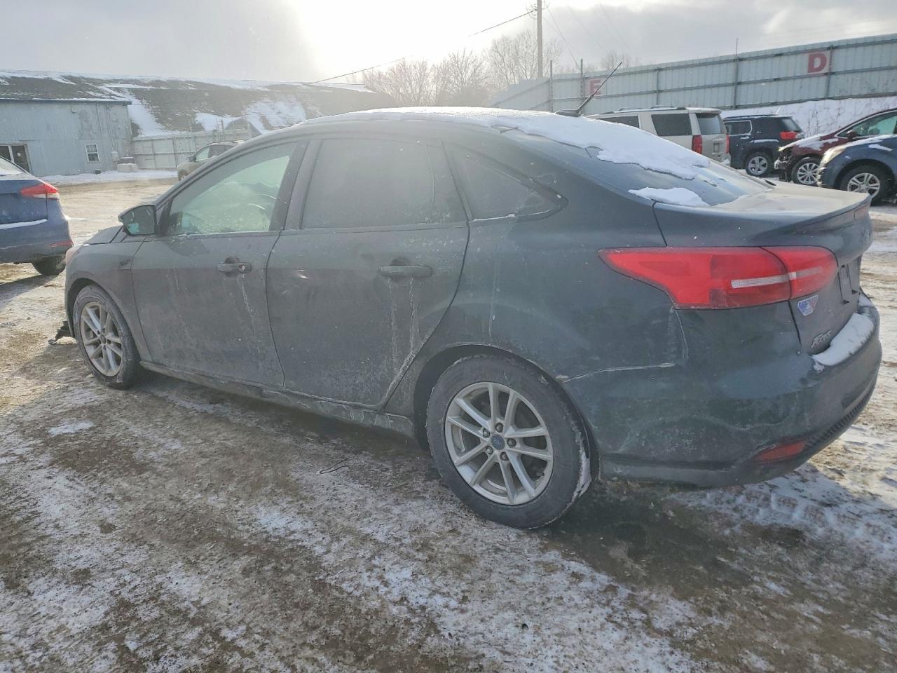 2015 FORD FOCUS SE photo 2