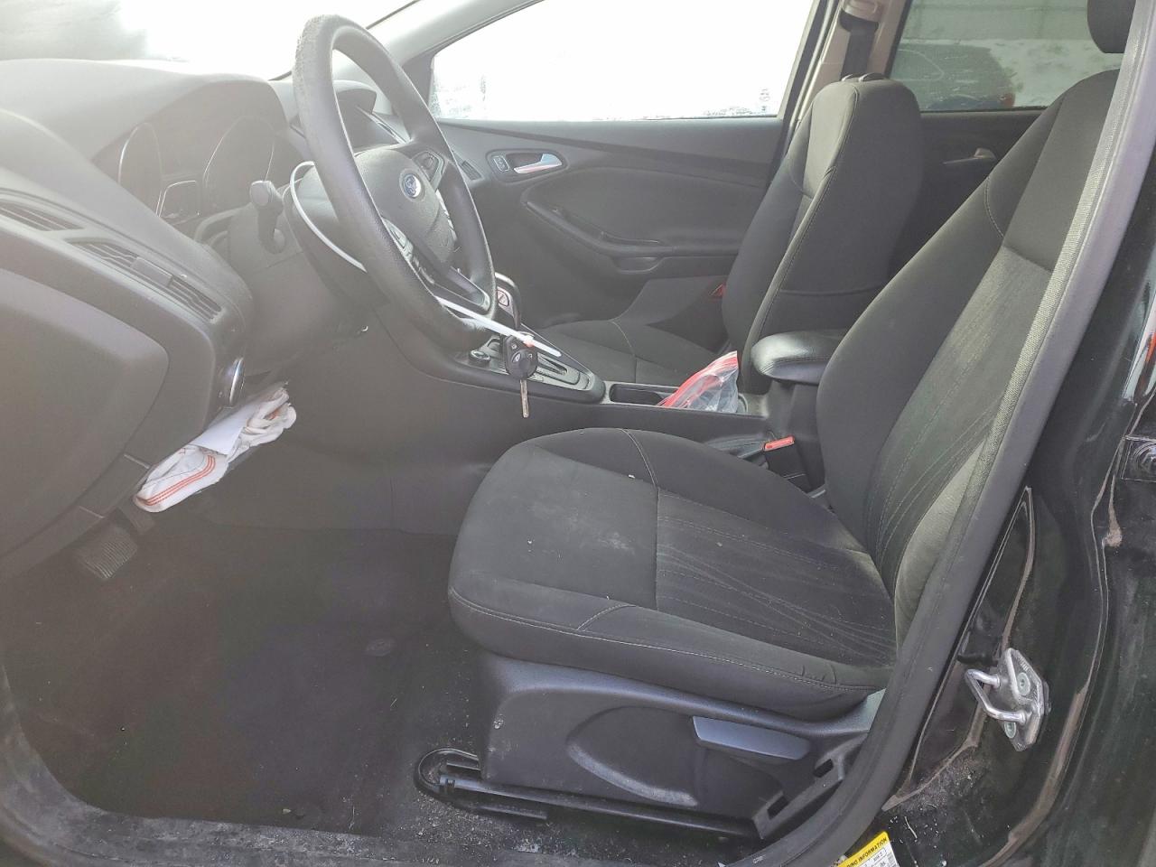 2015 FORD FOCUS SE photo 7