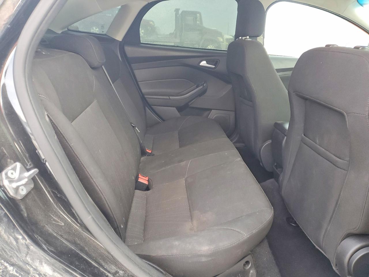 2015 FORD FOCUS SE photo 10