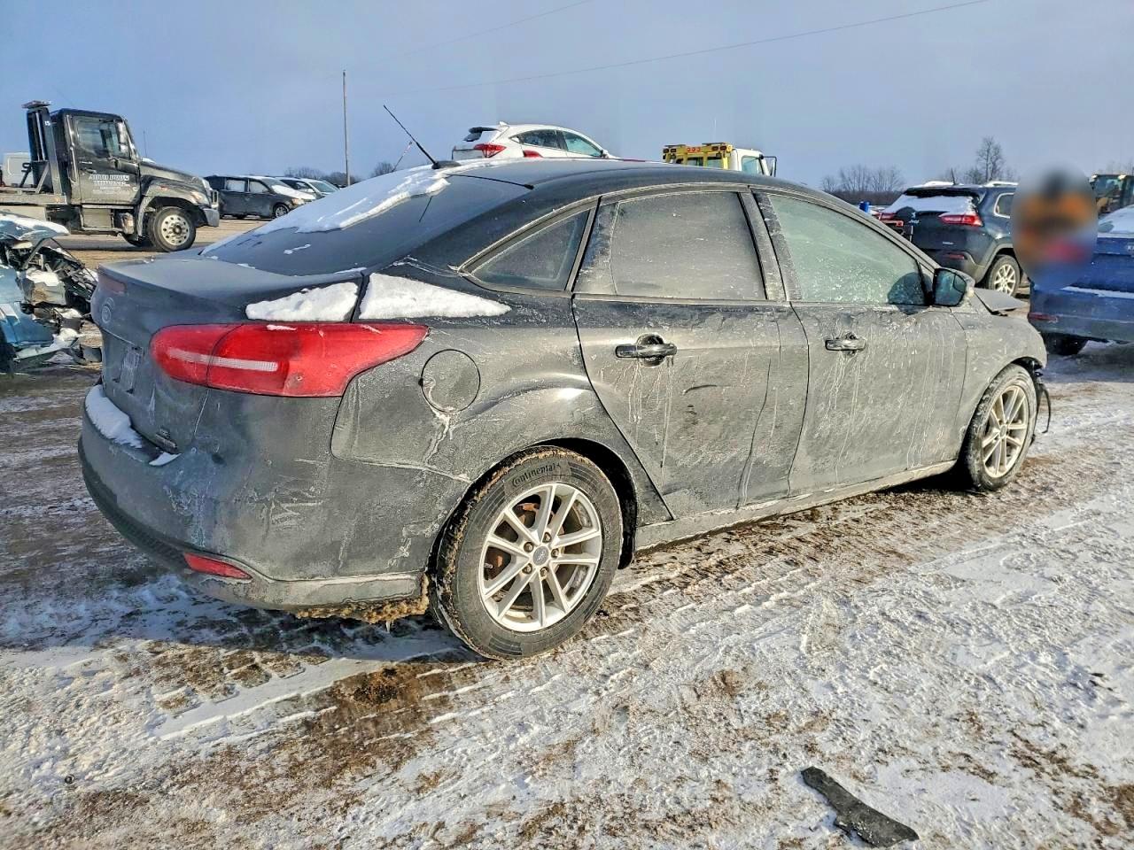 2015 FORD FOCUS SE photo 3