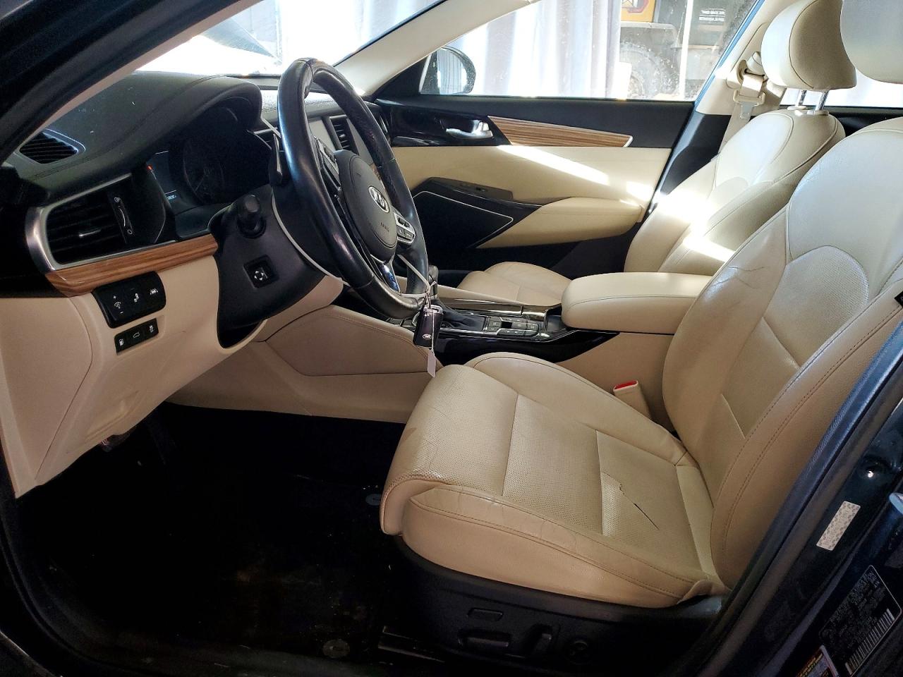 2017 KIA CADENZA PREMIUM photo 13