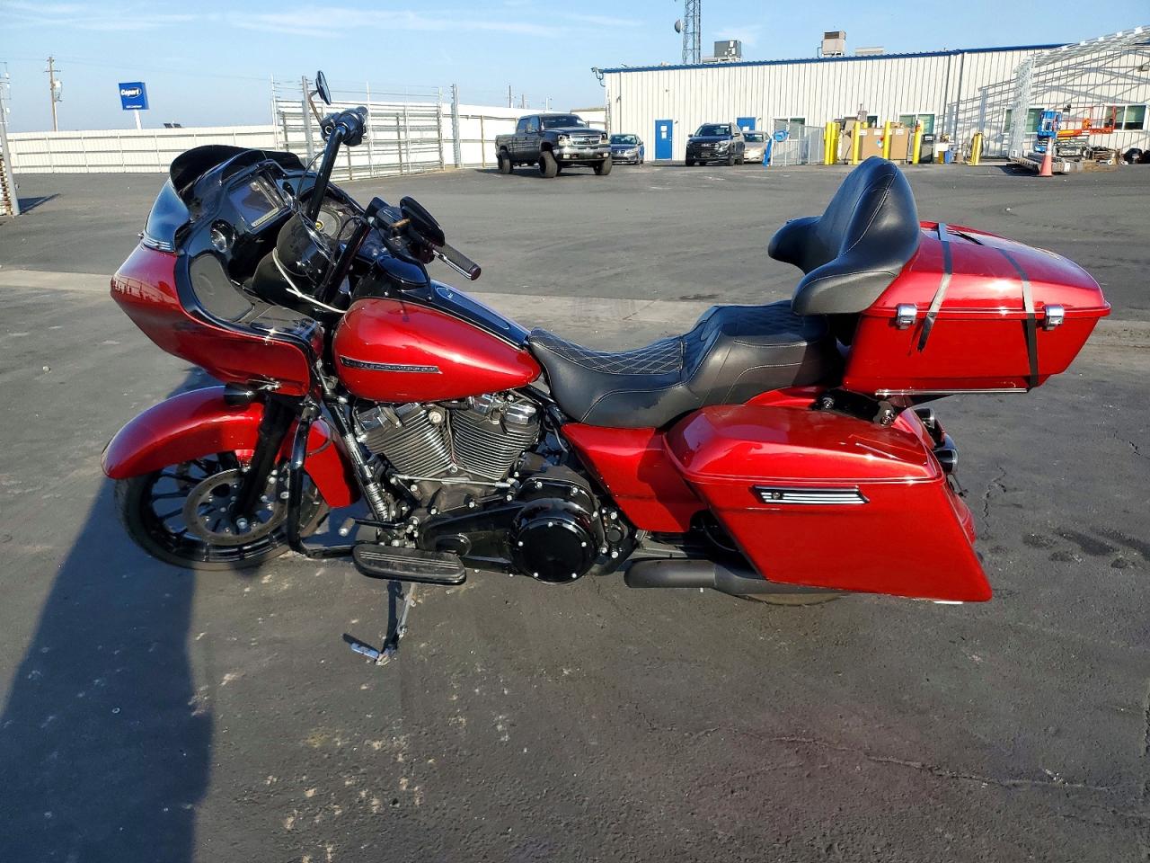 2018 HARLEY-DAVIDSON FLTRXS ROAD GLIDE SPECIAL photo 3