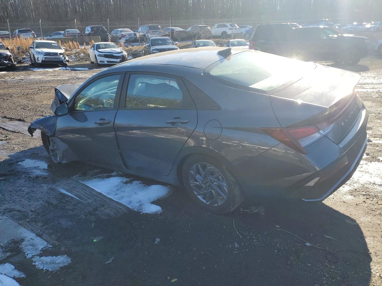 2024 HYUNDAI ELANTRA SEL photo 3