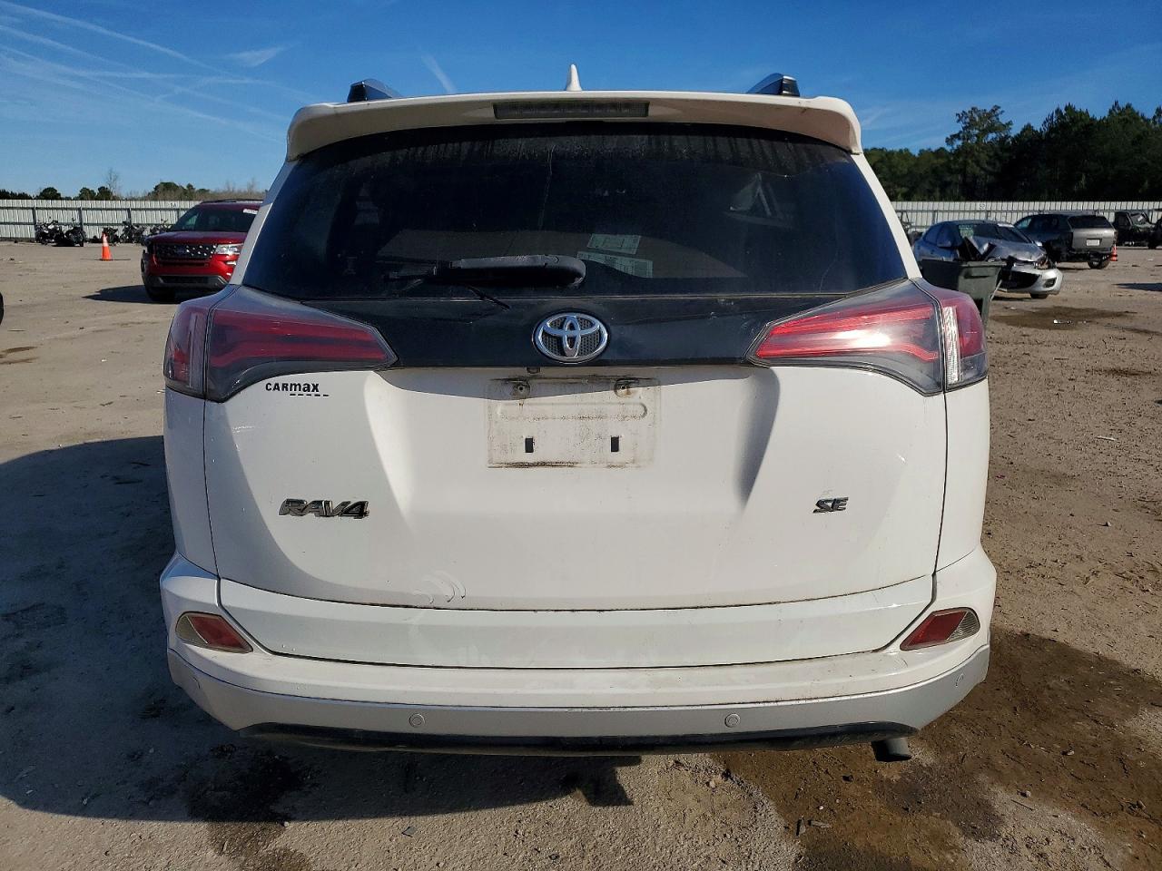 2016 TOYOTA RAV4 SE photo 16