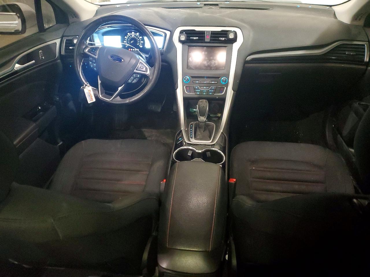 2016 FORD FUSION SE photo 8