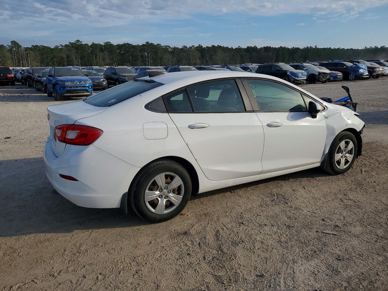 2017 CHEVROLET CRUZE LS photo 5